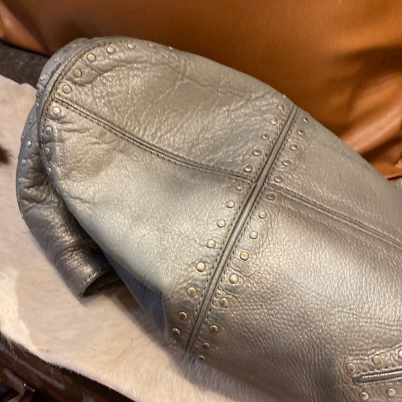 Women’s Michael Kors silver metallic silver Studded Hobo Shoulder Bag Purse - Picture 5 of 6